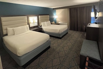 Standard Room, 2 Queen Beds, Non Smoking