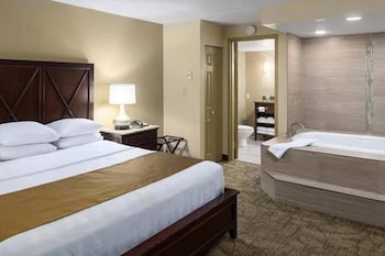 Suite, 1 King Bed, Non Smoking, Jetted Tub