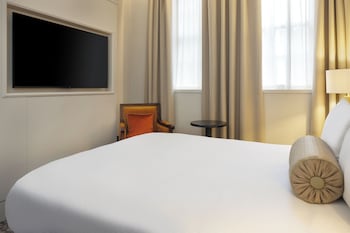 Deluxe Room, 1 Queen Bed