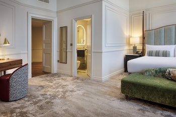 Premier Room, 1 King Bed