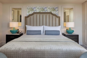 Suite, 1 King Bed, Terrace (Castle)