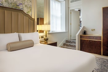 Deluxe Room, 1 Queen Bed
