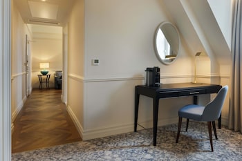 Junior Suite, 1 Queen Bed