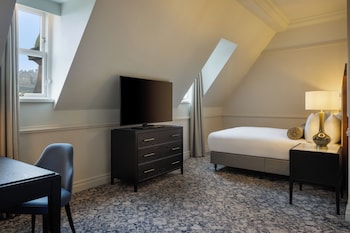 Junior Suite, 1 Queen Bed