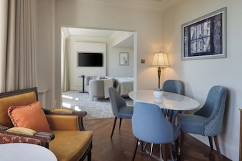 Suite, 1 King Bed, Terrace (Castle)