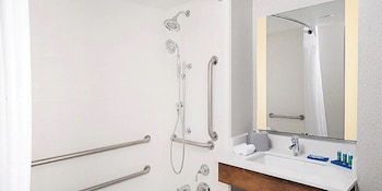 Standard Room, 2 Queen Beds, Accessible, Non Smoking