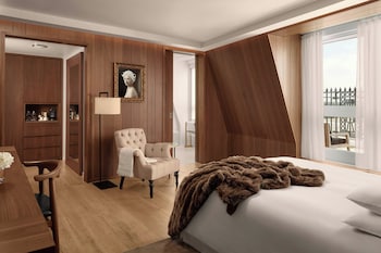 Suite, 1 King Bed, Terrace