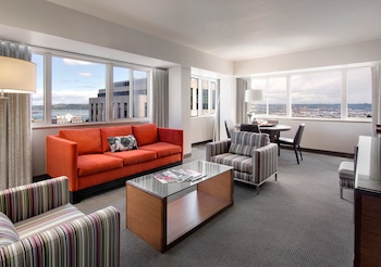 Superior Suite, 1 King Bed with Sofa bed, Accessible, Mountain View (Roll In Shower)