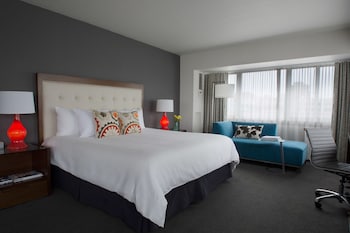 Superior Suite, 1 King Bed (Corner King)