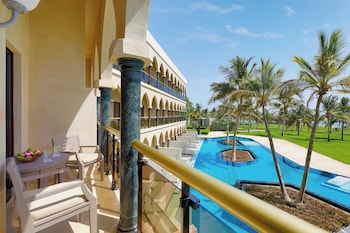 Junior Suite, 1 King Bed, Balcony, Resort View