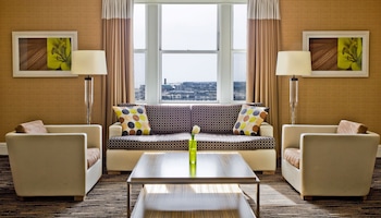 Studio Suite, 1 King Bed with Sofa bed