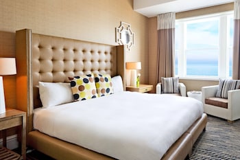 Deluxe Room, Multiple Beds, Ocean View (King)