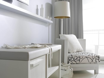 Classic Room, 1 King Bed, Terrace