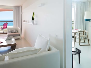Superior Suite, 1 King Bed, Terrace