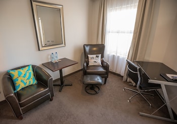 Superior Room, 1 King Bed, Non Smoking, Ground Floor