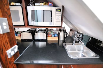 Superior Suite, 1 King Bed, Non Smoking, Jetted Tub (Living Room)