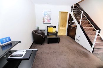 Superior Suite, 1 King Bed, Non Smoking, Jetted Tub (Living Room)