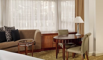 Classic Room, 1 King Bed