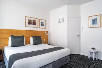Superior Double Room - Complimentary soft minibar,courtesy tray, Chromecast and digital press