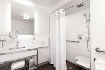Standard Room, 2 Queen Beds, Accessible (Mobility, Roll-In Shower)