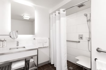 Standard Room, 2 Queen Beds, Accessible (Mobility, Roll-In Shower)