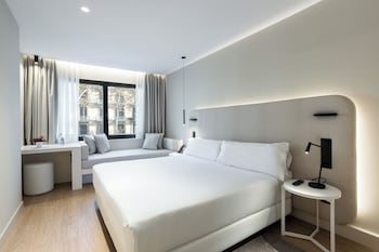 Design Double or Twin Room
