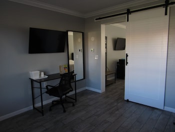 Suite, Multiple Beds, Non Smoking