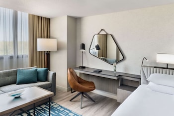 1 King Bed Premier Tower