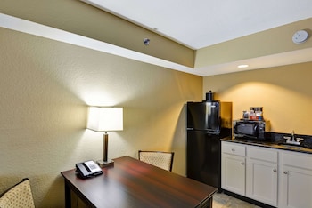 Executive Suite, 1 King Bed, Balcony, Bay View