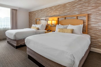 Standard Room, 2 Queen Beds, Non Smoking, Refrigerator