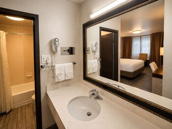 Standard Room, 1 Queen Bed, Non Smoking