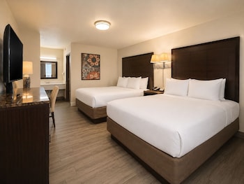 Deluxe Double Room Single Use, 2 Queen Beds, Non Smoking