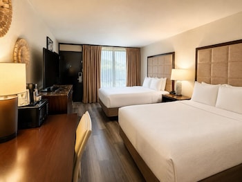 Two Queen Beds, Non-Smoking