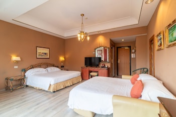 Superior Room, 1 King Bed