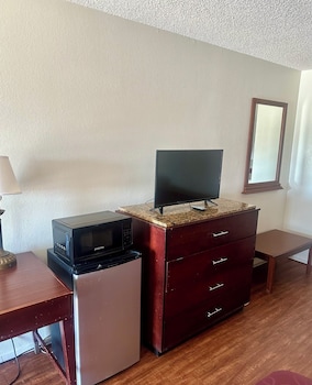 Standard Room, 2 Queen Beds, Non Smoking