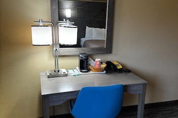 Suite, Multiple Beds, Non Smoking