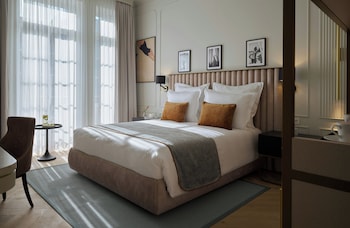 Signature Deluxe Double Room