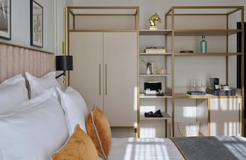 Signature Deluxe Double Room