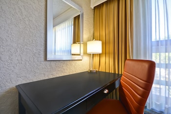 Room, 1 King Bed, Accessible (Hearing)