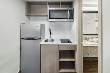 Suite, 1 Double Bed, Non Smoking, Kitchen