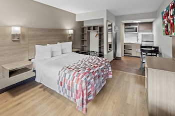 Suite, 1 Double Bed, Non Smoking, Kitchen