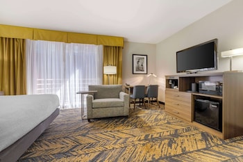 Standard Room, 1 King Bed, Accessible, Balcony (Larger Room)