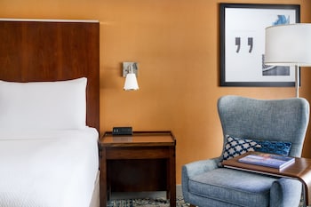 Room, 1 King Bed, Pool View