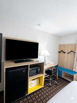 Room, 1 King Bed, Mobility Accessible, Non Smoking