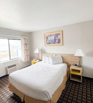 Room, 1 Queen Bed, Non Smoking (No Elevator)