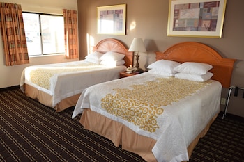 2 Queen Beds, No Elevator, Non-Smoking