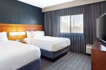 Suite, 1 Bedroom, Courtyard View