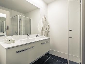 Superior Room, 2 Queen Beds, Lake View