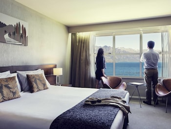 Superior Room, 1 King Bed, Lake View