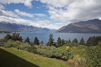 Room, 2 Queen Beds, Lake View